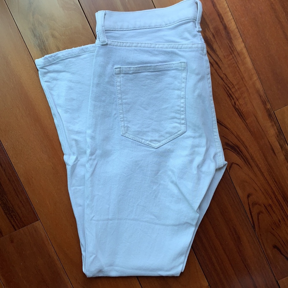 GAP Girlfriend Straight Leg White Jeans